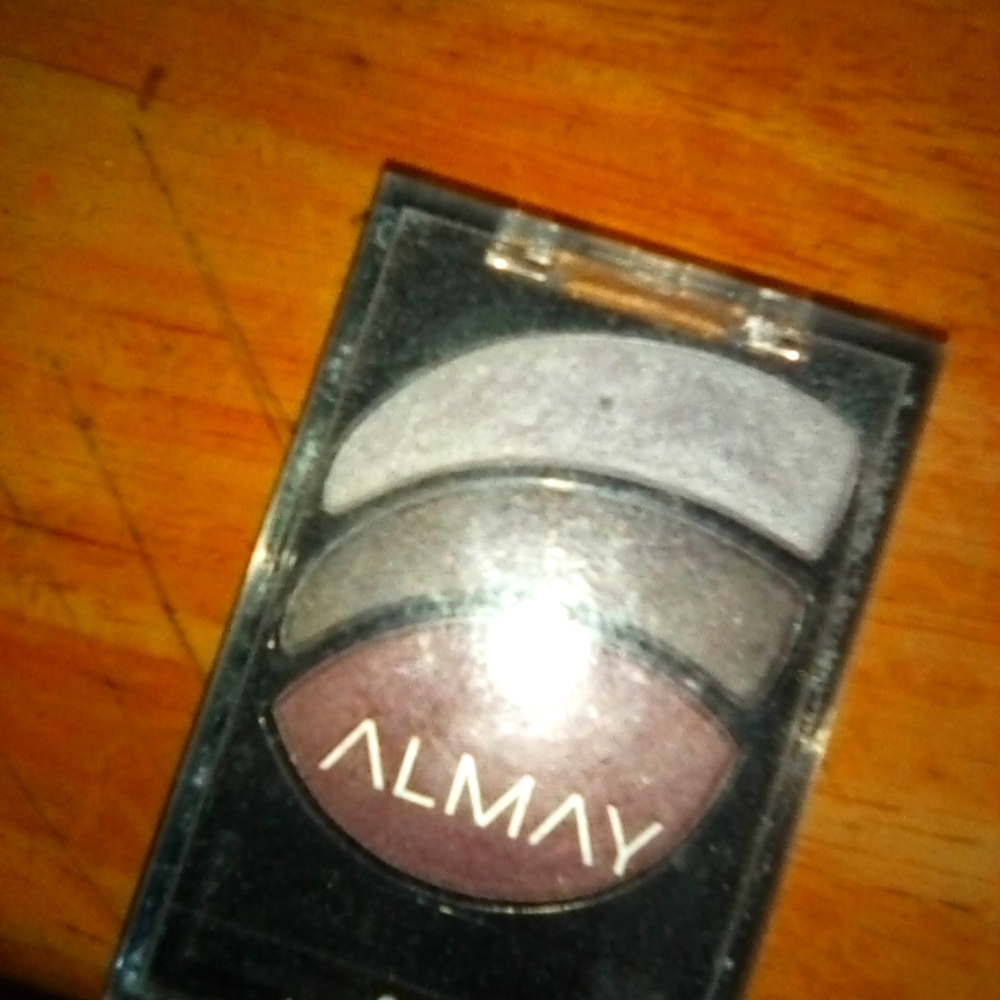 Almay eyeshadow - Picture 3 of 4